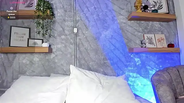 Nikolbrice online show from 12/19/25, 07:05