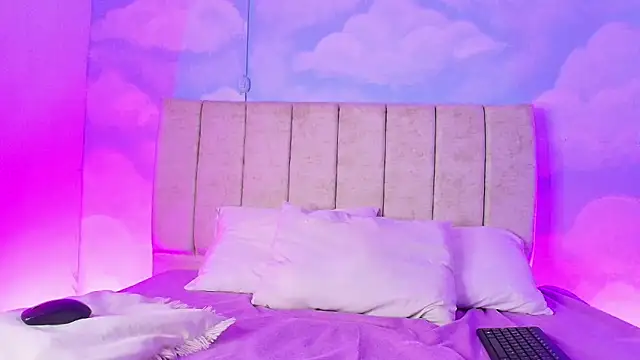 Snapshot of Nikolbrice chatting on 03/22/26, 01:53 Nikolbrice online show from 03/22/26, 01:53