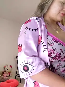 Snapshot of Zoe_riivas chatting on 11/04/25, 11:03 Zoe riivas online show from 11/04/25, 11:03