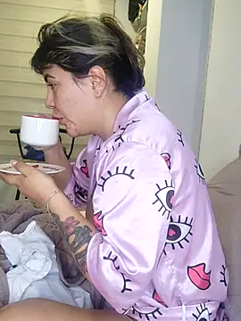 Snapshot of Zoe_riivas chatting on 11/20/25, 10:05 Zoe riivas online show from 11/20/25, 10:05