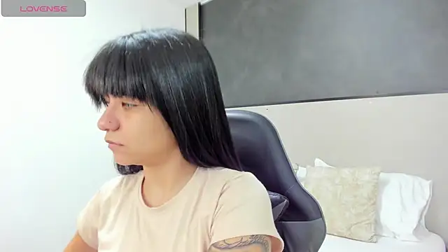 fiorella18  online show from 11/18/25, 02:59