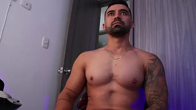 SOY MIKE online show from 11/18/25, 01:03