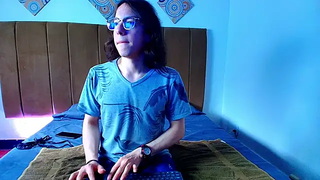 SnowyX  online show from 10/20/25, 07:47