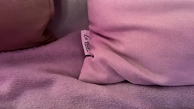 AlmaryKim online show from 04/19/26, 07:16