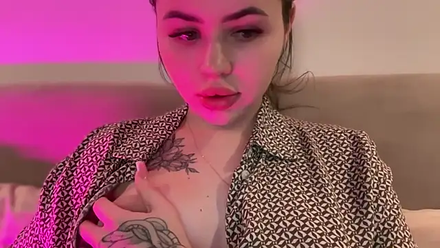 AlmaryKim online show from 10/29/25, 09:03