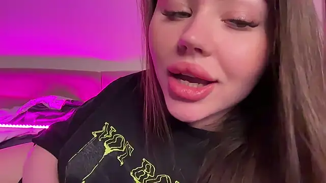 AlmaryKim online show from 11/18/25, 09:07