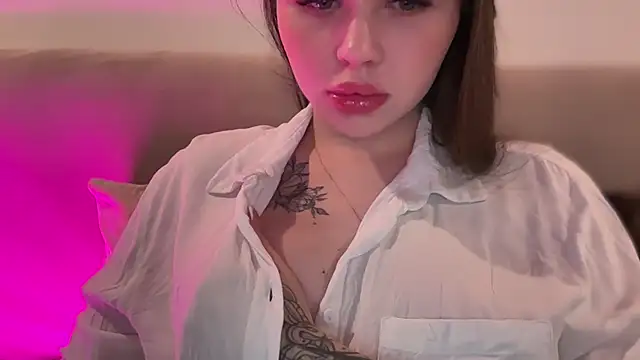 AlmaryKim online show from 11/03/25, 10:13