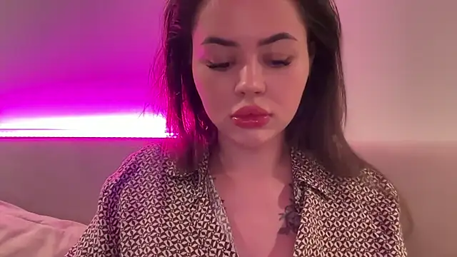 AlmaryKim online show from 09/19/25, 08:57