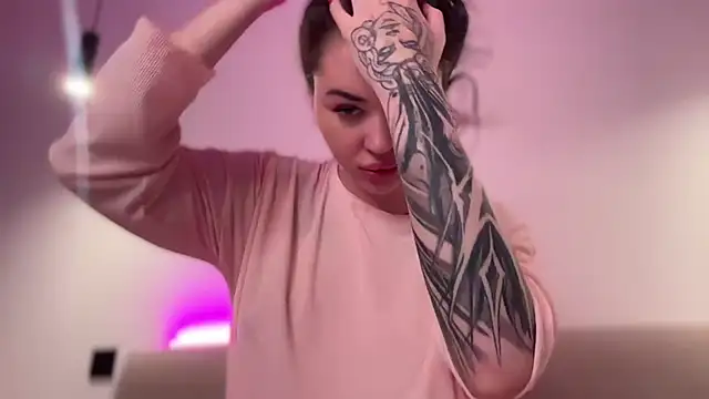 AlmaryKim online show from 09/20/25, 08:25