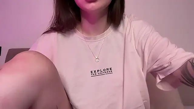 AlmaryKim online show from 11/21/25, 08:08