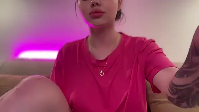 AlmaryKim online show from 09/29/25, 08:03