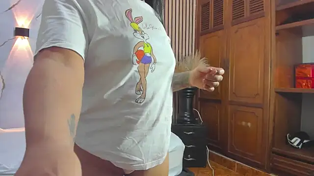 LucyAndBella online show from 02/04/26, 10:38