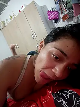 LucyAndBella online show from 12/22/25, 02:39