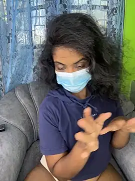 Snapshot of SukiyamaAsia chatting on 10/31/25, 08:00 SukiyamaAsia online show from 10/31/25, 08:00