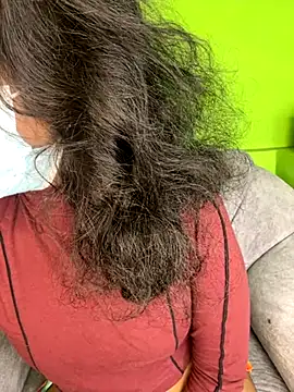 Snapshot of SukiyamaAsia chatting on 10/12/25, 05:20 SukiyamaAsia online show from 10/12/25, 05:20