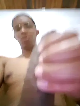 Snapshot of Mikael_1357 chatting on 02/15/26, 06:14 Mikael 1357 online show from 02/15/26, 06:14