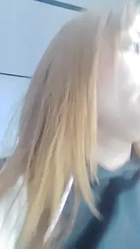 EvelynVega0 online show from 11/16/25, 09:51