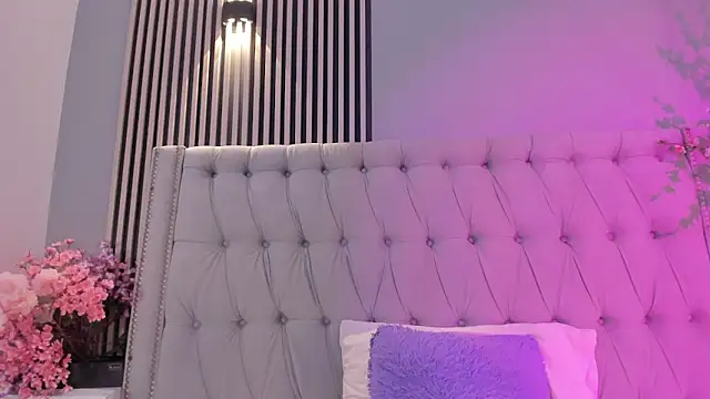 Xiomara Stwart online show from 12/18/25, 03:55