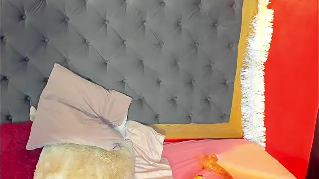 Xiomara Stwart online show from 12/04/25, 08:08