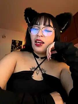 Hinatamoon  online show from 11/01/25, 05:36