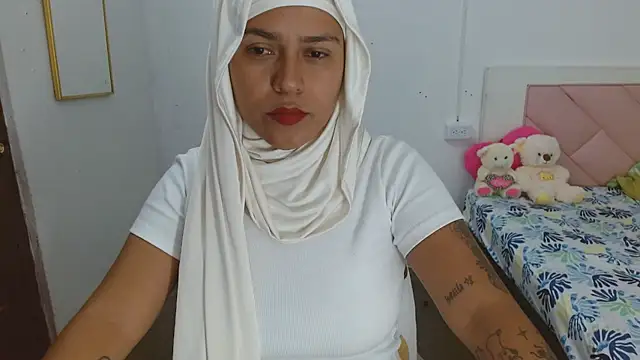 Nadia hasbun online show from 10/08/25, 11:23