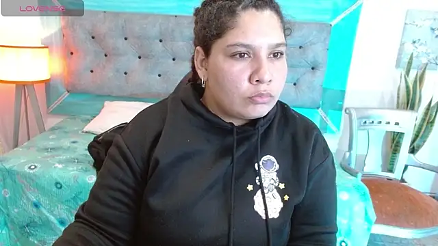 Snapshot of roxx_iie chatting on 10/04/25, 03:41 roxx iie online show from 10/04/25, 03:41