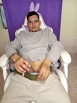 Snapshot of Raven_king chatting on 10/29/25, 03:33 Raven king online show from 10/29/25, 03:33