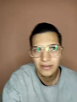 Snapshot of Raven_king chatting on 10/08/25, 04:36 Raven king online show from 10/08/25, 04:36