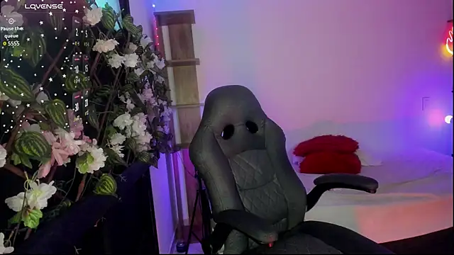 Snapshot of Kora_Red69 chatting on 11/23/25, 01:32 Kora Red69 online show from 11/23/25, 01:32