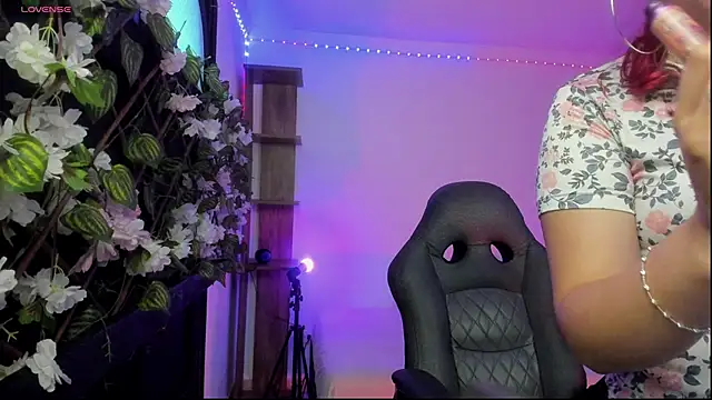 Snapshot of Kora_Red69 chatting on 11/20/25, 01:45 Kora Red69 online show from 11/20/25, 01:45