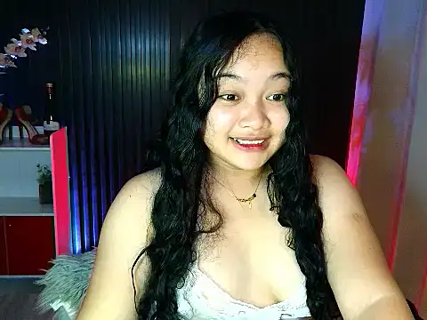 UrFavouriteCravings online show from 11/17/25, 03:49