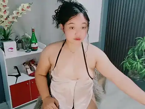 UrFavouriteCravings online show from 12/04/25, 01:15