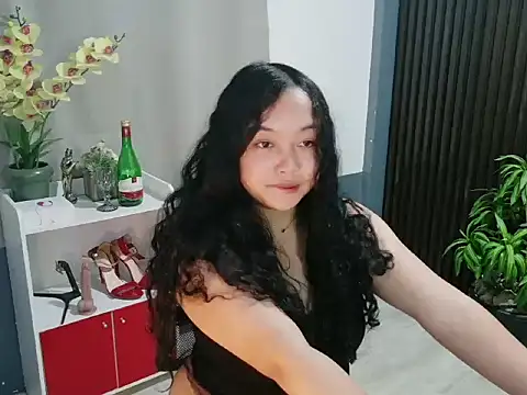 UrFavouriteCravings online show from 12/15/25, 01:17