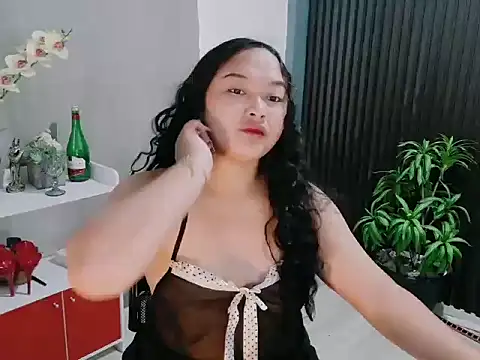 UrFavouriteCravings online show from 02/08/26, 01:03