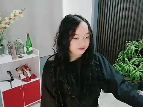 UrFavouriteCravings online show from 12/20/25, 01:41