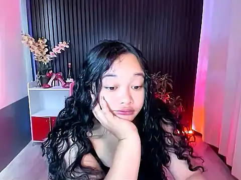 UrFavouriteCravings online show from 11/15/25, 12:47