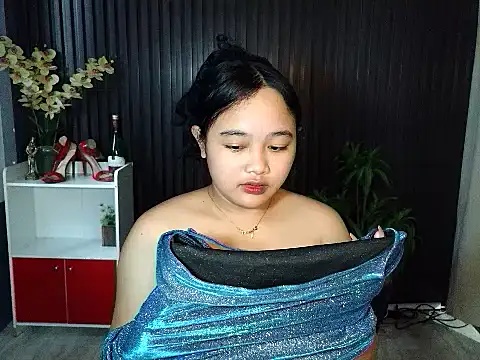 UrFavouriteCravings online show from 11/17/25, 12:47