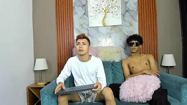 VERY HOT GUYS online show from 04/26/26, 07:27
