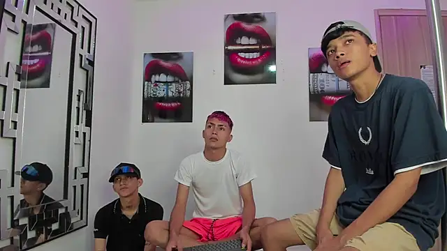 VERY HOT GUYS online show from 12/05/25, 01:10