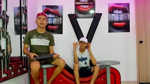 VERY HOT GUYS online show from 10/28/25, 01:28