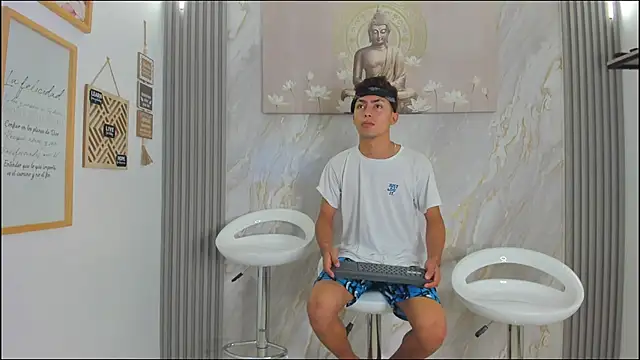 VERY HOT GUYS online show from 12/19/25, 01:13