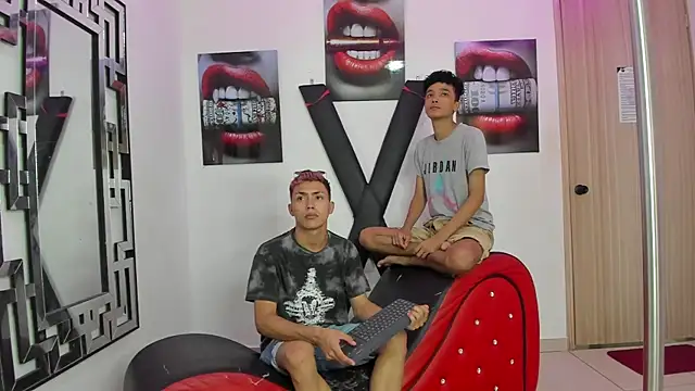 VERY HOT GUYS online show from 11/27/25, 01:22