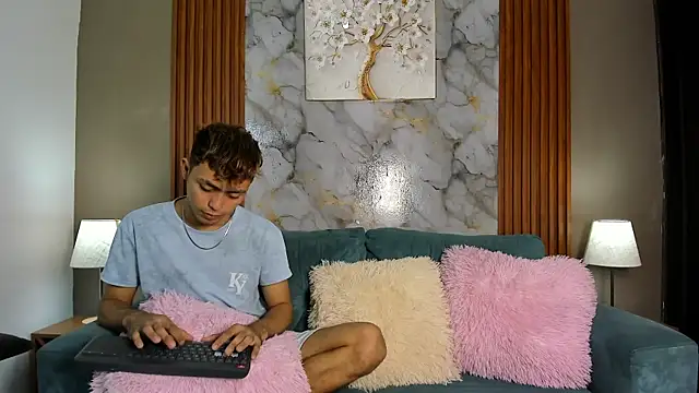 VERY HOT GUYS online show from 03/02/26, 01:18