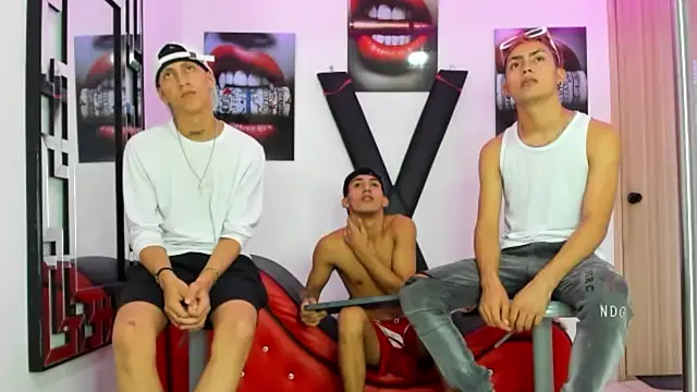 VERY HOT GUYS online show from 10/21/25, 01:27