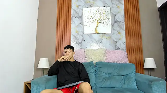 VERY HOT GUYS online show from 05/15/26, 07:17