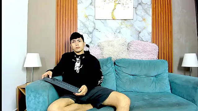 VERY HOT GUYS online show from 05/26/26, 07:17