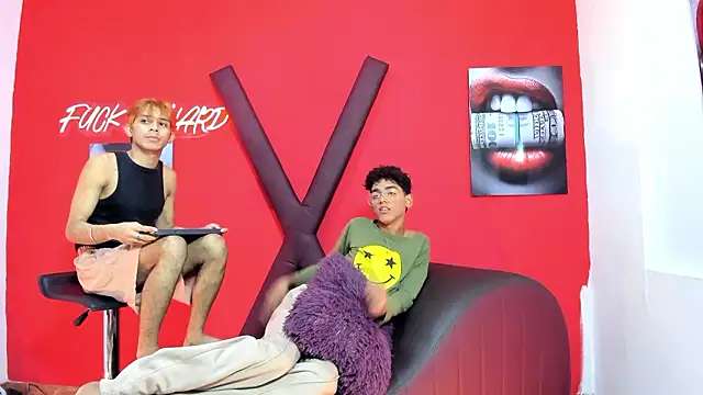 VERY HOT GUYS online show from 03/18/26, 07:37