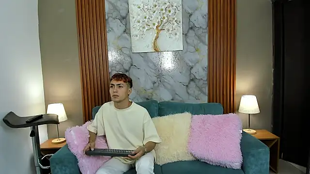 VERY HOT GUYS online show from 02/13/26, 02:39