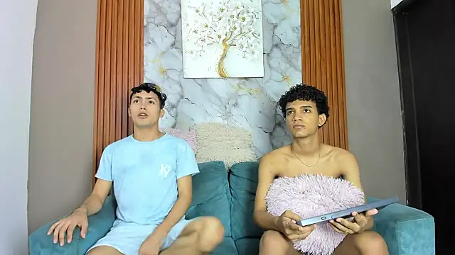 VERY HOT GUYS online show from 05/17/26, 07:19