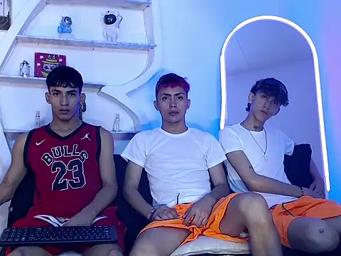 VERY HOT GUYS online show from 10/12/25, 01:51